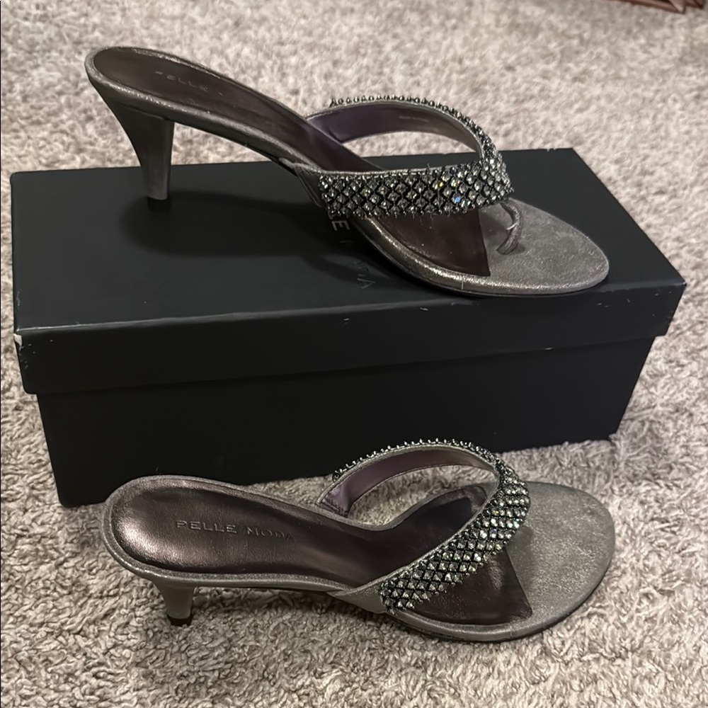 Pelle Moda short heel